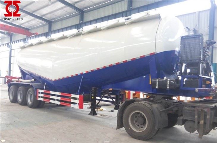 Cementový přívěs 45m3