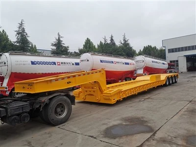Hydraulický návěs s husím krkem