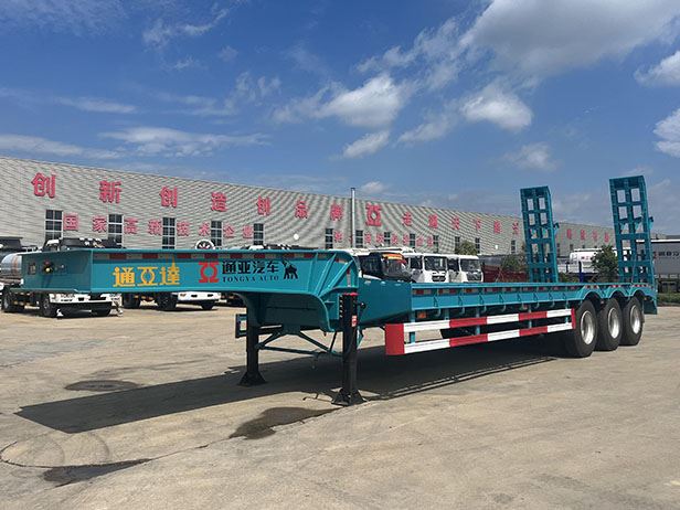 3 Axle Low Bed Semi Trialer s žebříkem