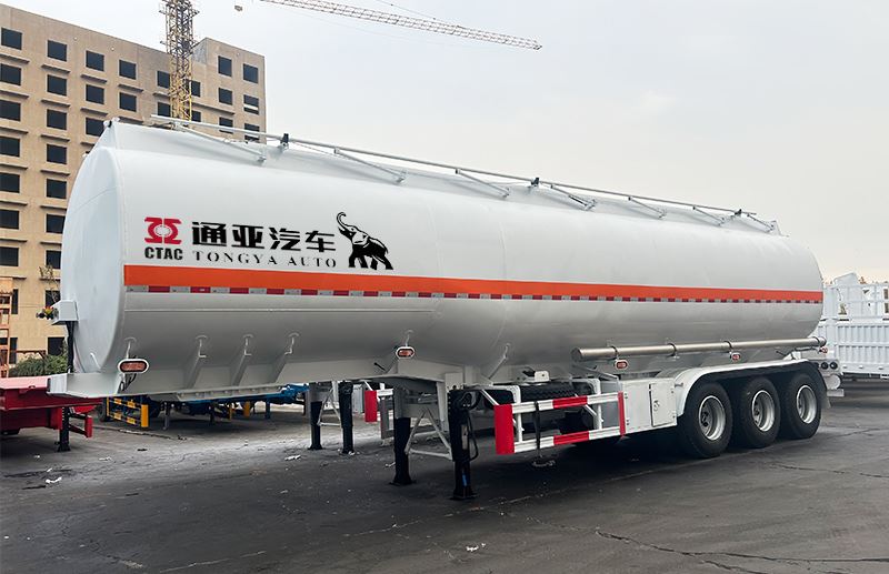 3 náprava 45000 litru palivového tankeru